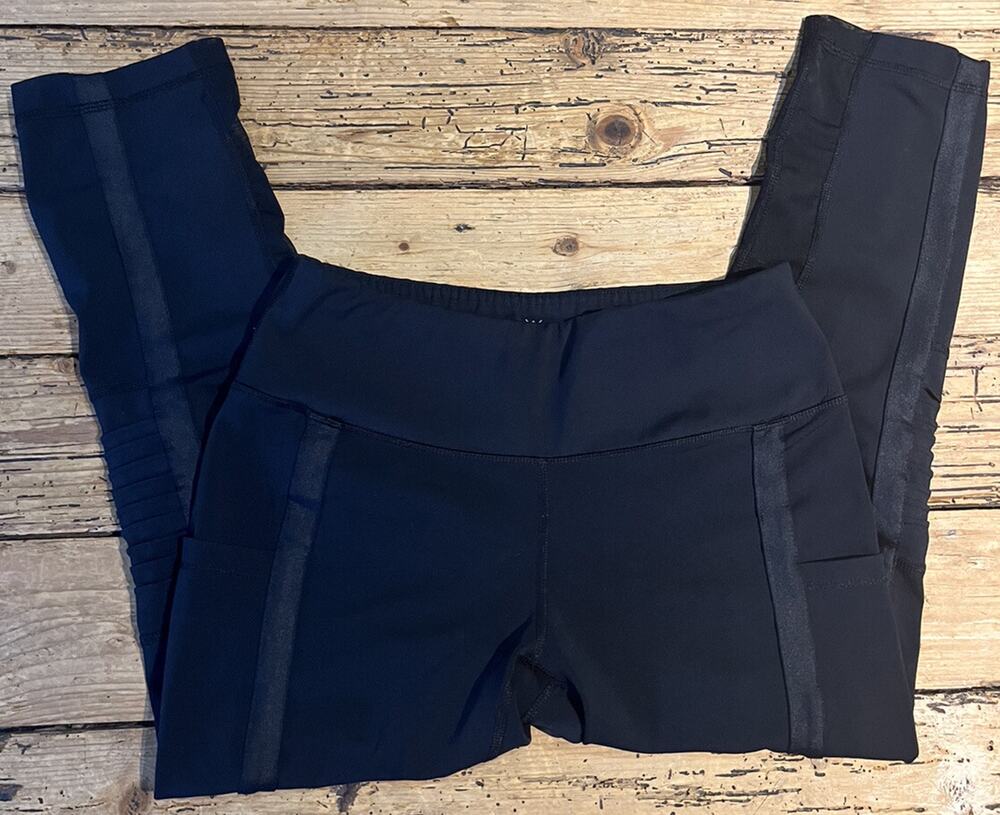 Vina Womens Size S Black Cropped Leggings NWOT
